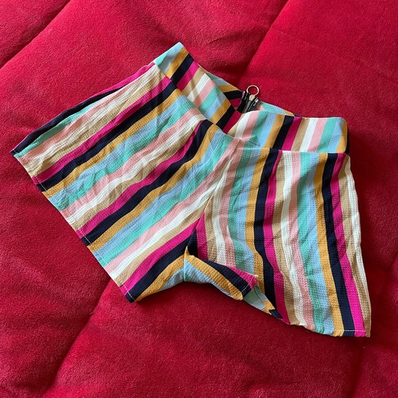 women’s striped shorts - Picture 2 of 3